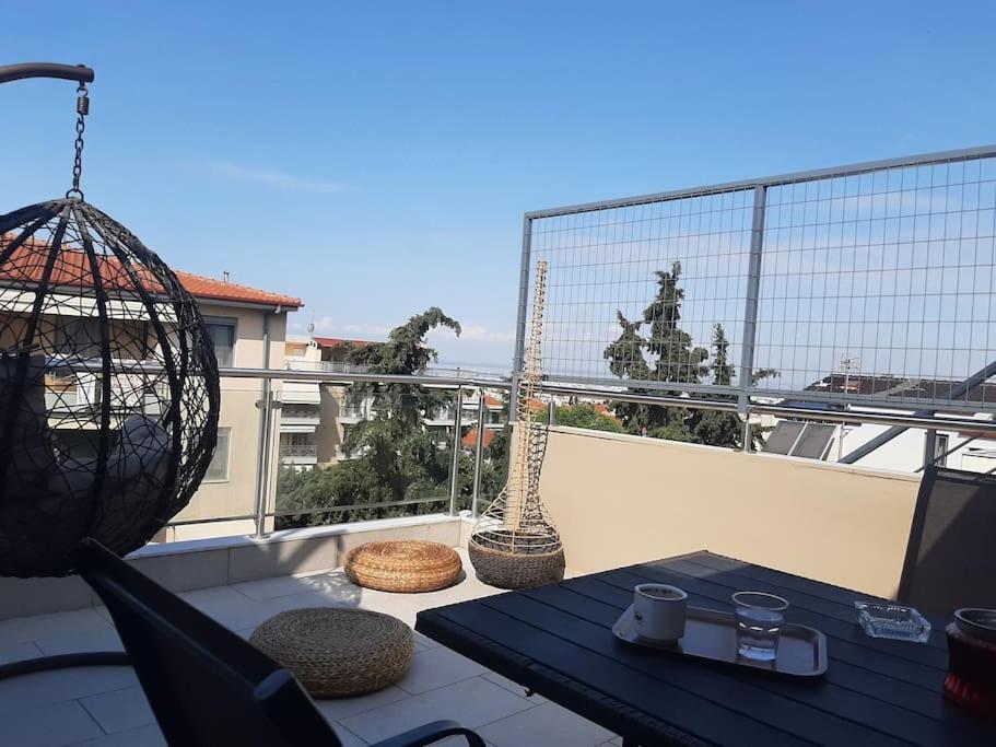 Όμορφο Διαμέρισμα- Σοφίτα Με Υπέροχη Θεα Salonicco Esterno foto